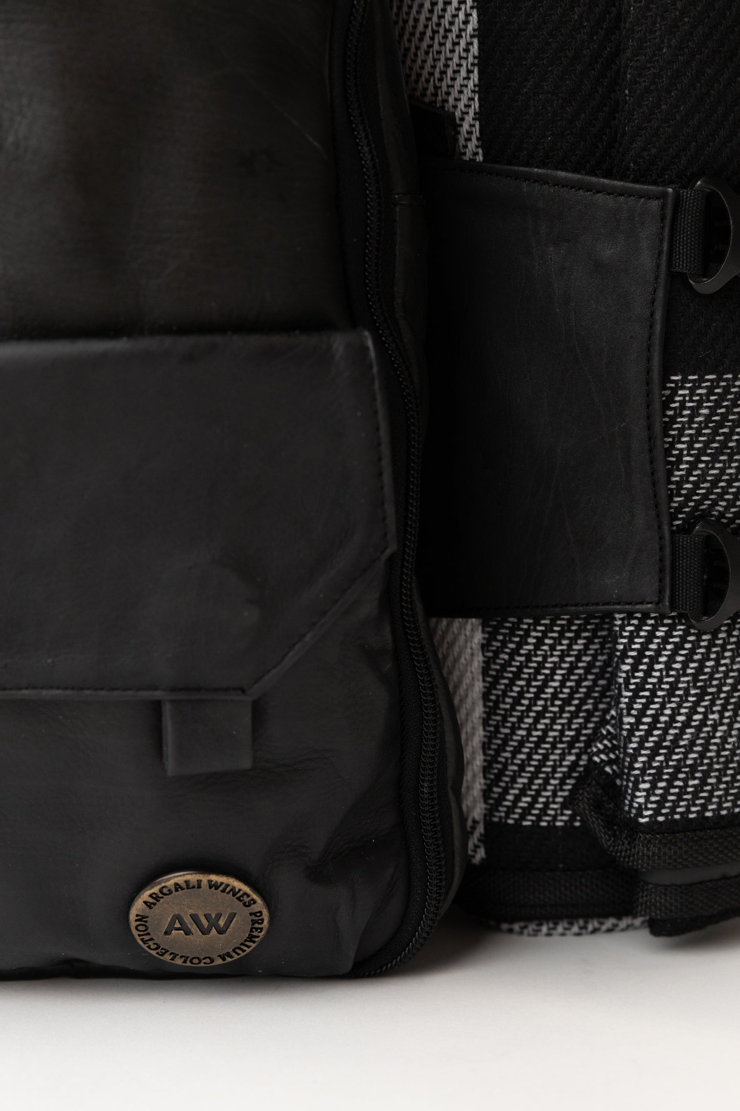 INSULATED PICNIC BACKPACK IN BLACK